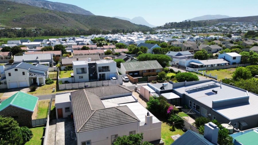3 Bedroom Property for Sale in Sandbaai Western Cape